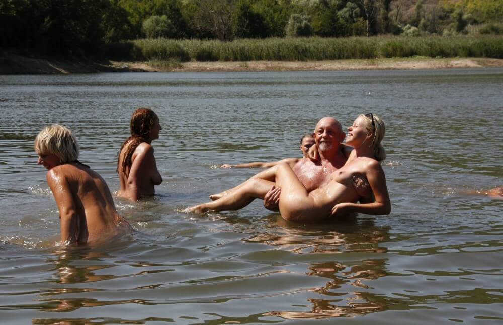 Naturist Family Event # 25 - Nudism helps overcome insecurities