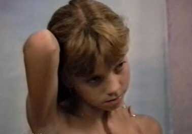 Naturistin: Julia Akt Dessous - Freedom and harmony in the practice of nudism and the naturist movement