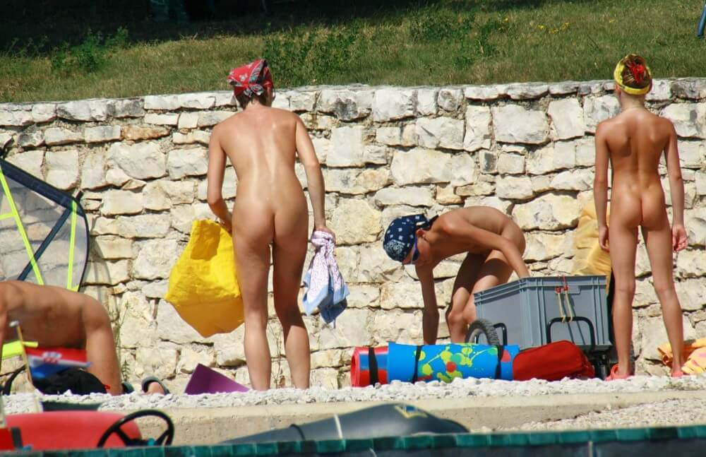 Sporty and Athletic Sands gallery - Naturism teaches us to accept and respect ourselves and others without inhibition