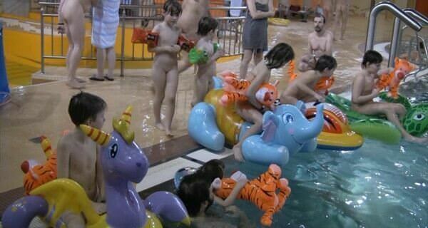 Indoor water runners 1 Full HD video - Nudity promotes a better understanding of oneself and ones feelings