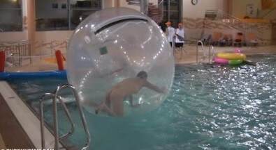 Indoor Water Runners # 2 - The naked body is an expression of beauty