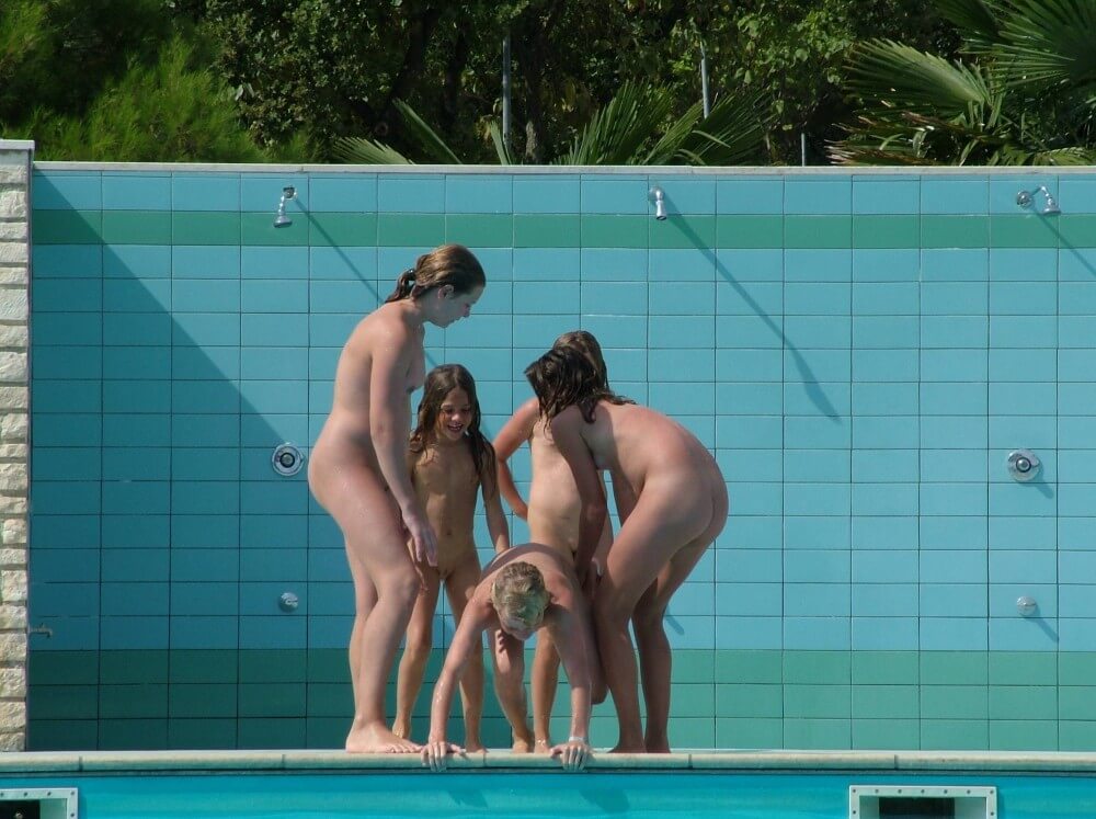 FKK Outdoor Children Pool pics - Naturism enthusiasts around the world