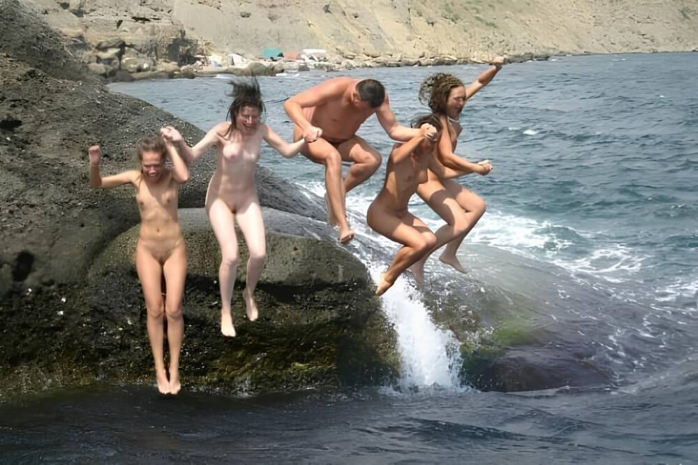Mens and girls nudists on a beach - A nudist values trust and honesty between people