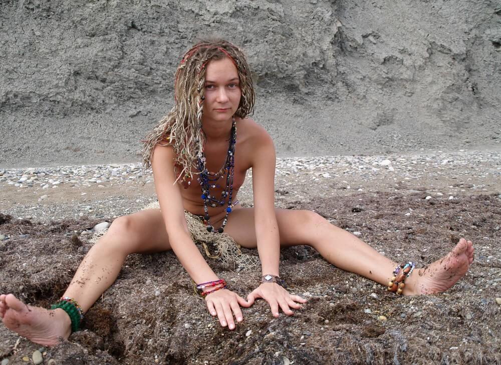 Naturists Rocky Stream Pixie Girls photos - Striving for harmony and peace of mind is the essence of naturism