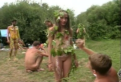 Enature - Mother Naturists - A love of the sun and fresh air are important values for those who practice naturism and nudism