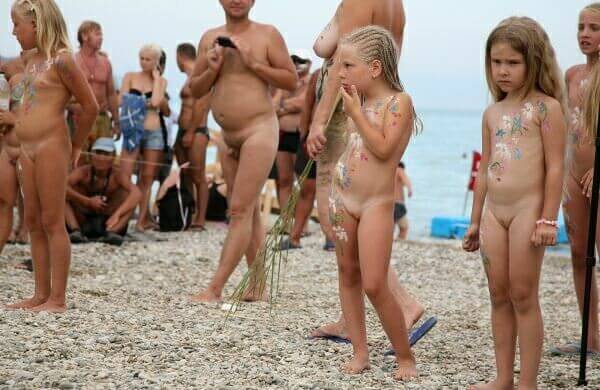 Nudism photo gallery # 1 - Nudism promotes respect for the environment