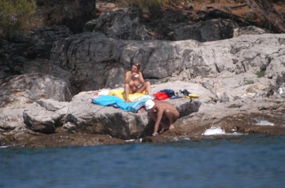 Croatian Rock-Front Coast pics - Naturists love sunlight and fresh air