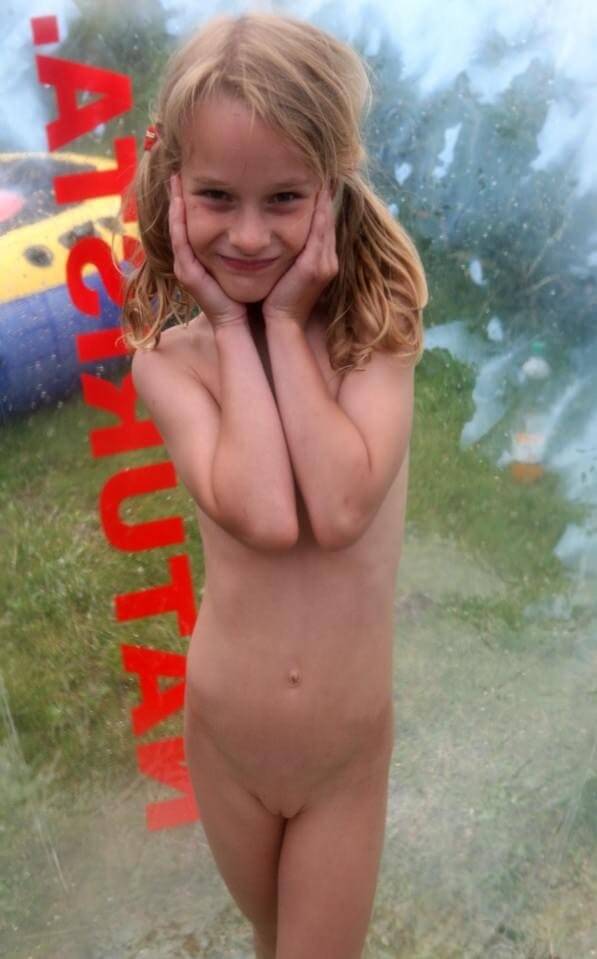 Outdoor nudist photography - Nudism is normal and fun