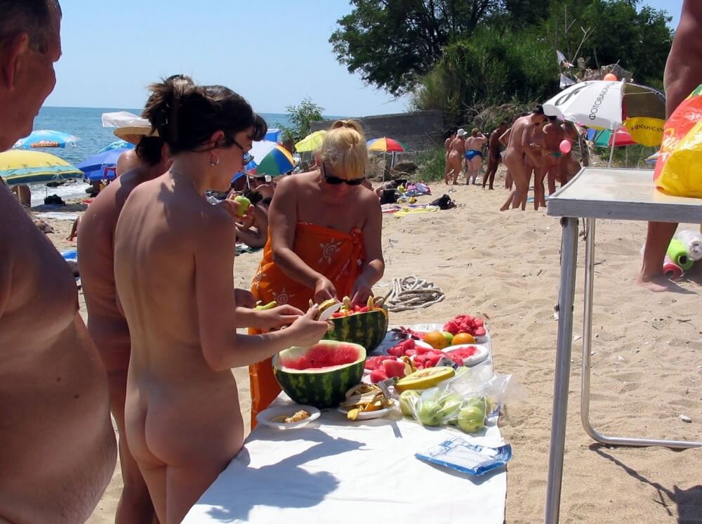 Bulgarian Nude Day Preps pics - The True Golden Age of Naturism