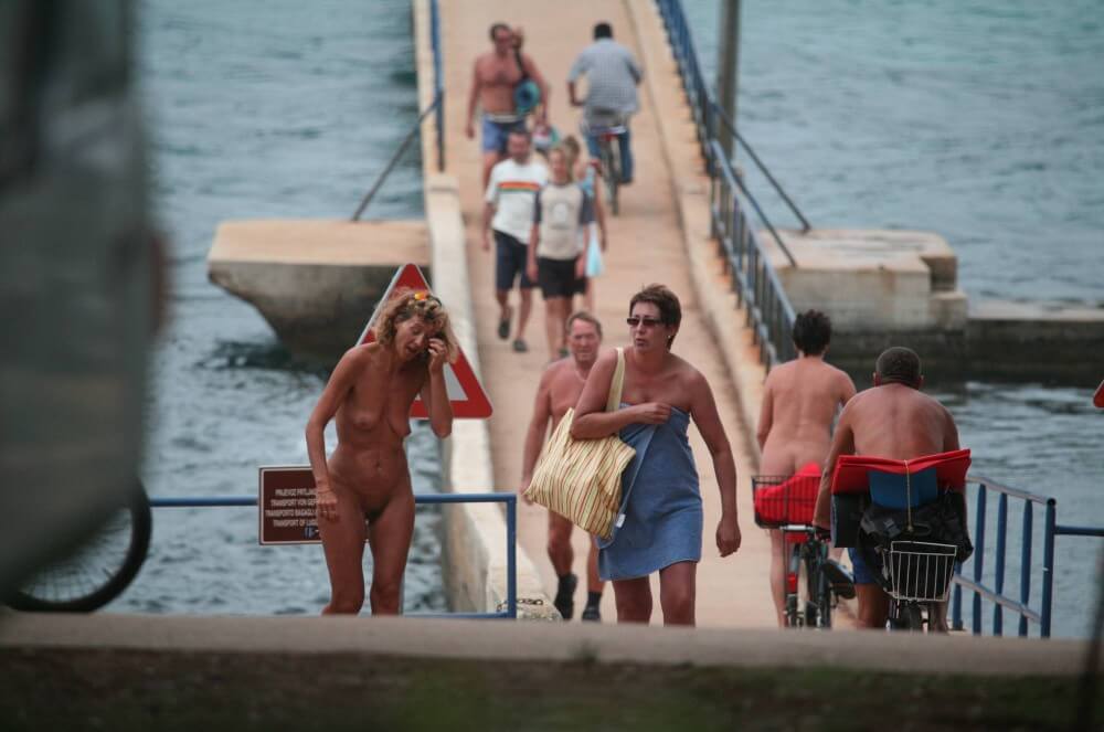 Crete FKK Bridge Crossing photos - Human nature in its original form