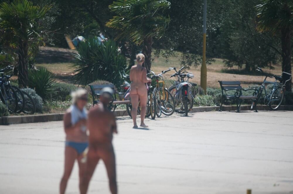 FKK Resort Assortment pics - Naturists live easily and freely