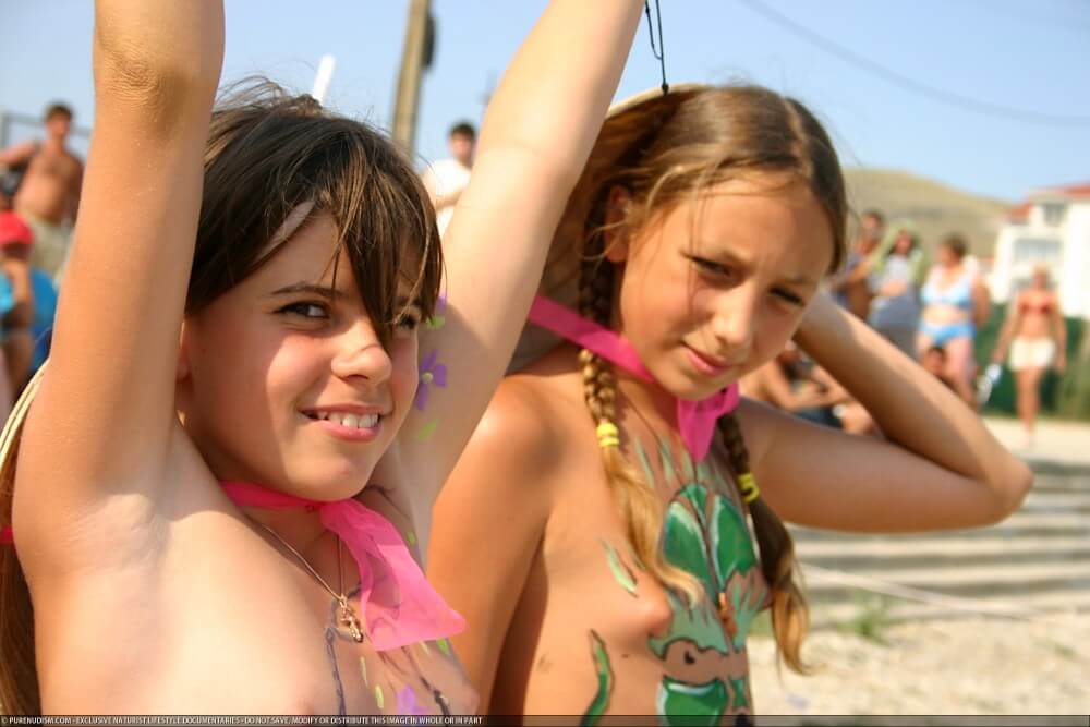 Premium Content # 25 - Ordinary people as naturists