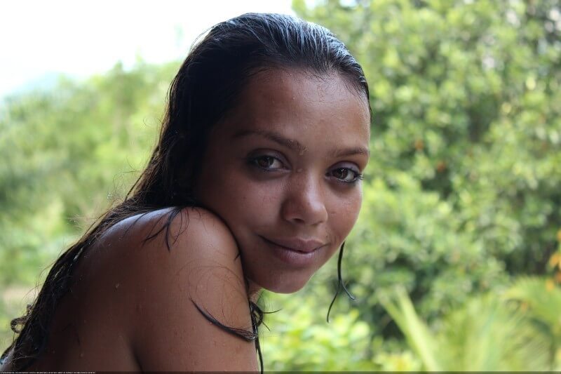 Tropical activities 1-25 gallery - A nudist values simplicity and naturalness in life