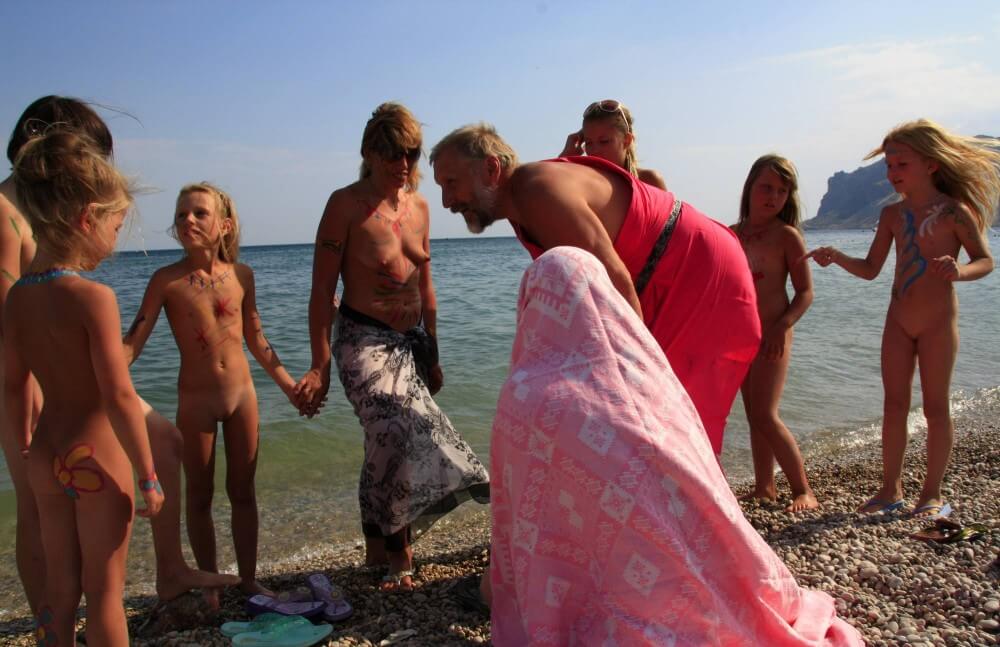 Water Drying Off pics - The foundations of naturist philosophy