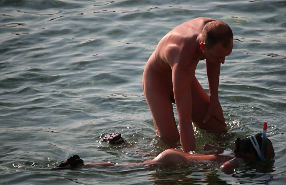 Father Floats His Daughter pics - European Delegation of Body Freedom Advocates