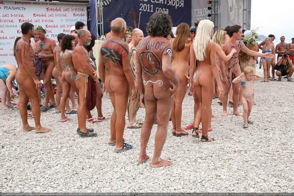 Premium Content 48 - Leaving the house while naked