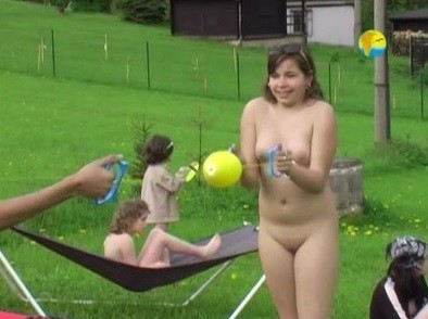 Naturist Freedom: Meadow - Living together in nature is a hallmark of nudists