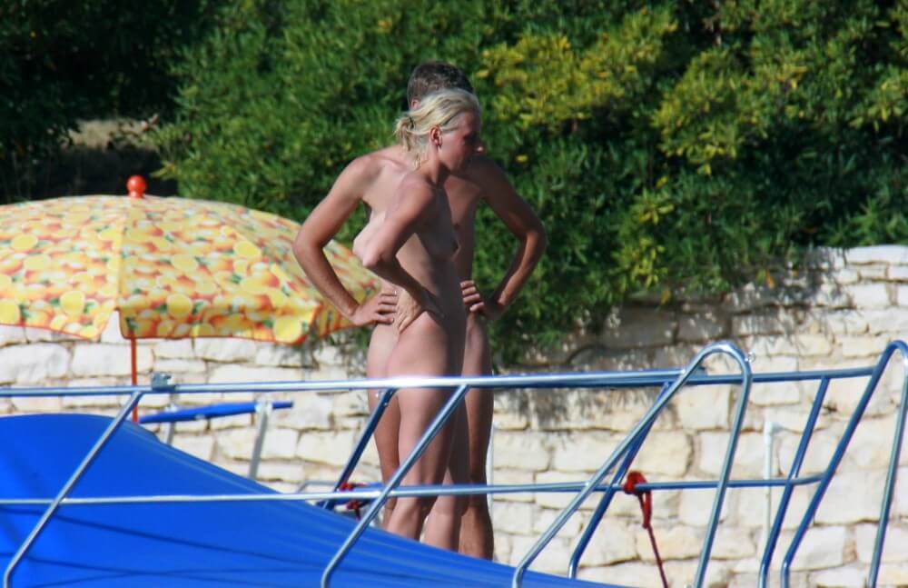 Casual Beachside Strolling pics - Delegation of European Nudists