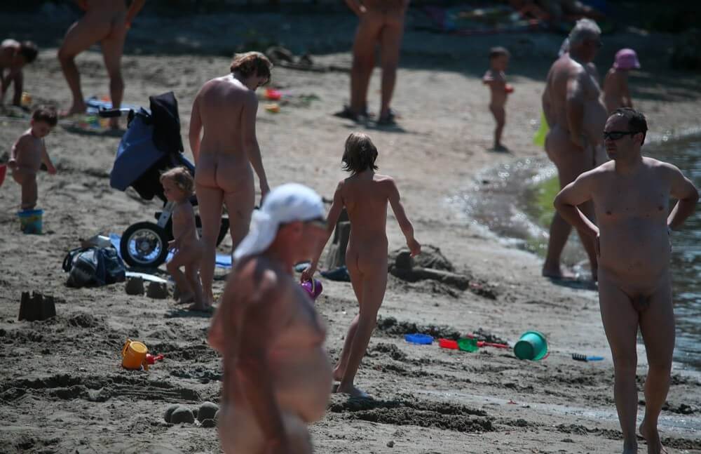 Jr Coastal Beach Paradise pics - A Base for Naturist Recreation