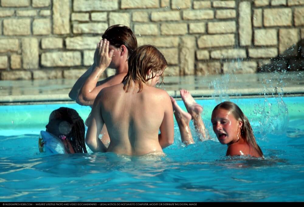 FKK water locations set 22 - There are many politicians among nudists