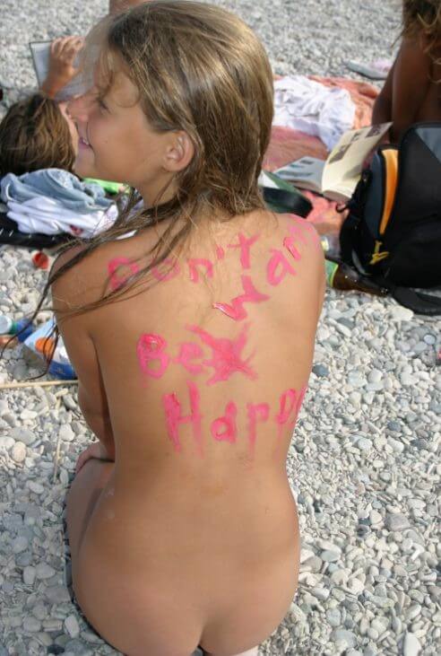 Osez vivre nu… Documentary naturism - Nudism promotes mental well-being