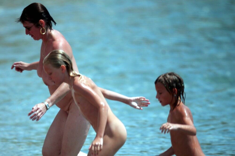 Running From the Waters pics - Naturism is not a cult